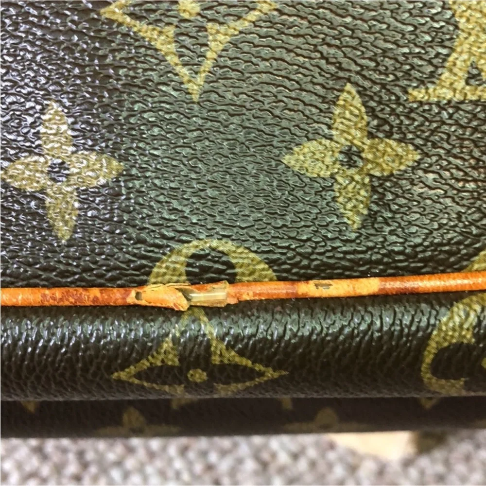 ⭐️SALE⭐️$450 ❣️Louis Vuitton❣️monogram Troville w/bonus gift - Picture 7 of 12